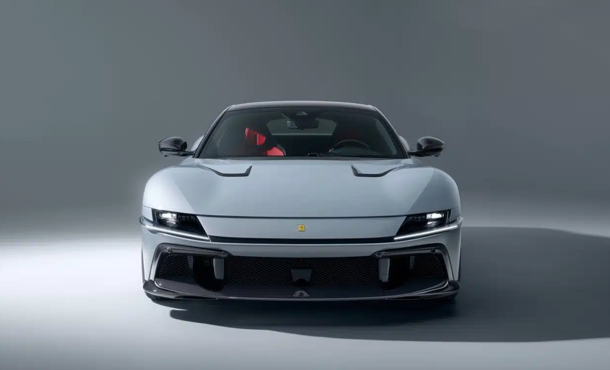 NOVITEC Carbon Engine Bonnet Air-Intakes for Ferrari 12 Cilindri