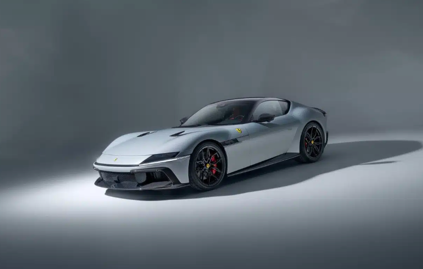 NOVITEC Carbon Front Lip for Ferrari 12 Cilindri
