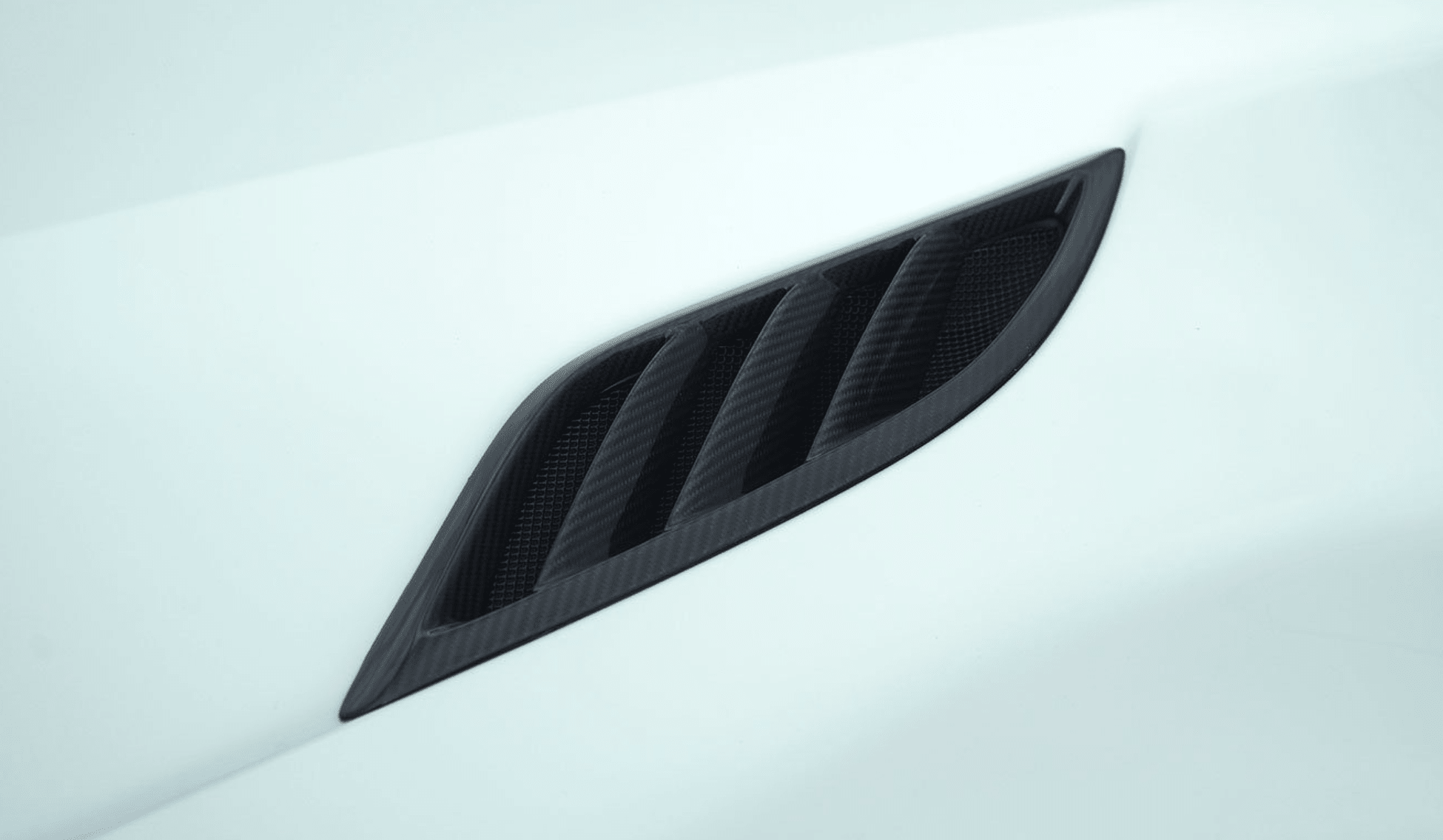 NOVITEC Carbon Engine Bonnet Air-Outlet Inserts for Ferrari Portofino - 412 Motorsport